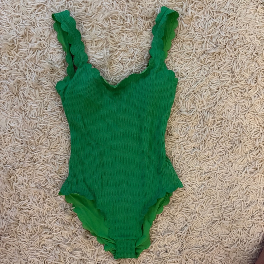 Aerie green scoop back scalloped edge women's one piece swim suit